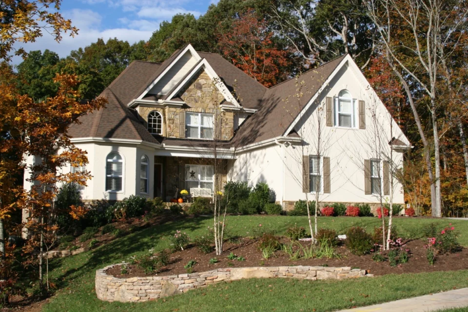 Island-Bed-Landscaping-in-Oak-Ridg-TN