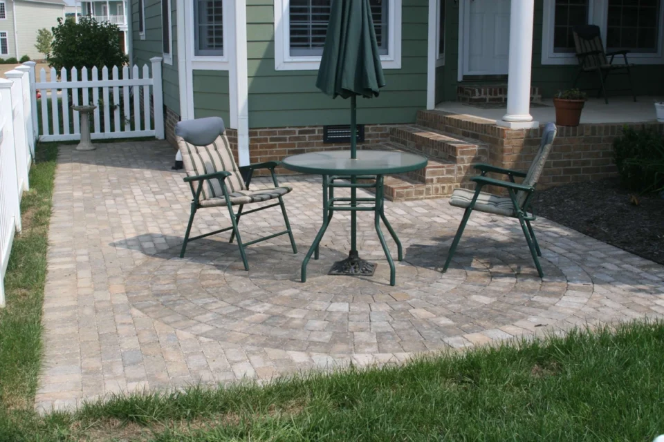 Paver-Patio-with-Circle-Kit-in-Oak-Ridge-TN-1